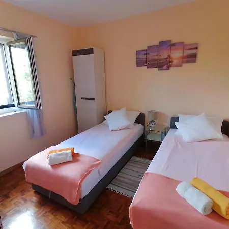 With Parking Space Njivice, Krk - 5320 * 奈维斯