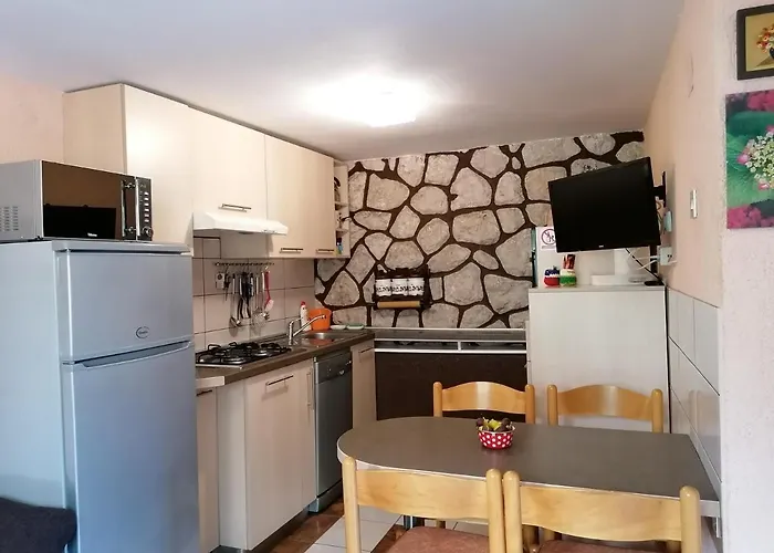 Apartament With Parking Space Njivice, Krk - 5320
