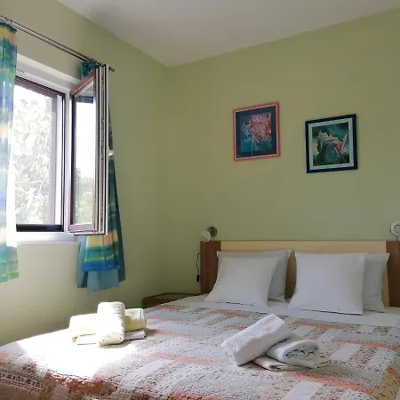 Apartments With A Parking Space Njivice, Krk - 5320 Apartment *